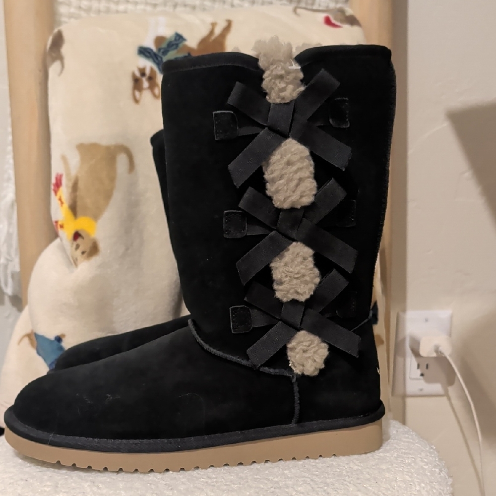 Kookaburra By UGG tall Black With Bows Boots.  Size 9